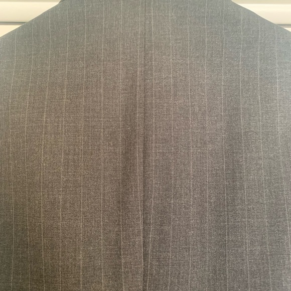 Gentleman’s 2 Piece Suit. Izod. - Picture 10 of 13